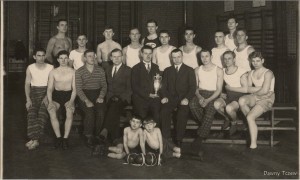 druzyna lekkoatletyczna Sokola w Tczewie.jpg (213.07 KiB) Przejrzano 6513 razy Drużyna lekkoatletyczna "Sokoła" w Tczewie.