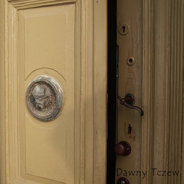 ladne_drzwi_do_zagadki.jpg