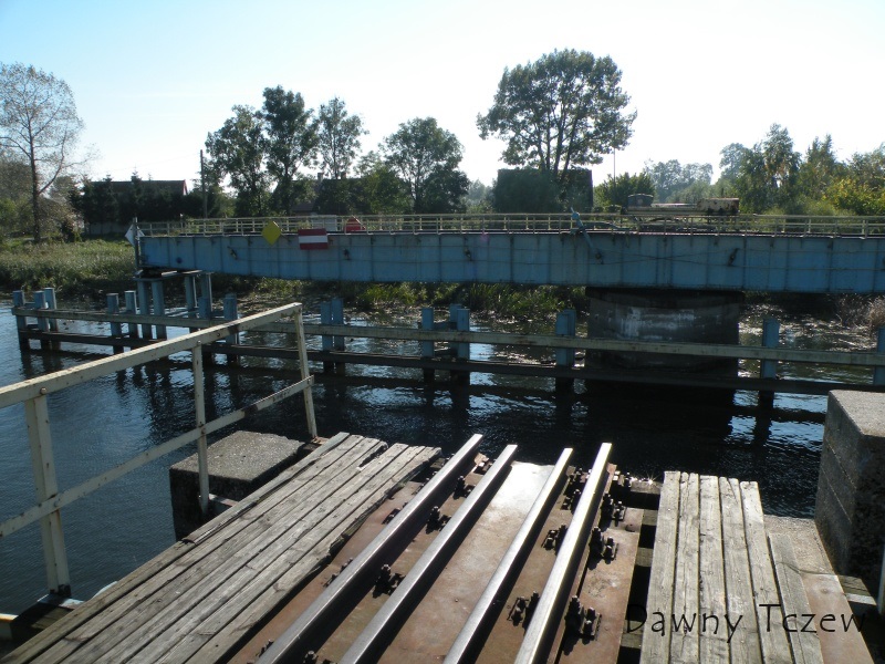 Kolejowy,obrotowy most zwodzony w Rybinie1.jpg