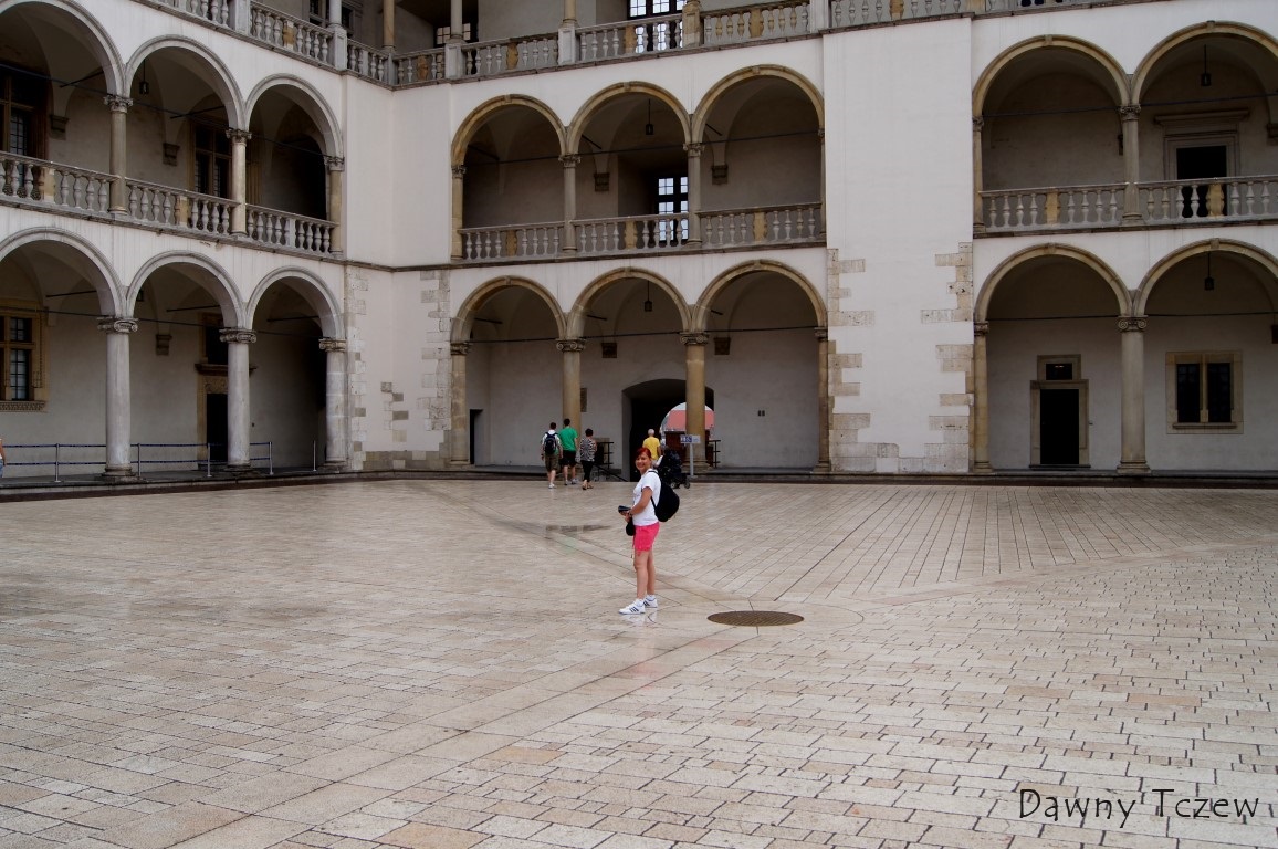 Wawel - Dziedziniec (Medium).JPG