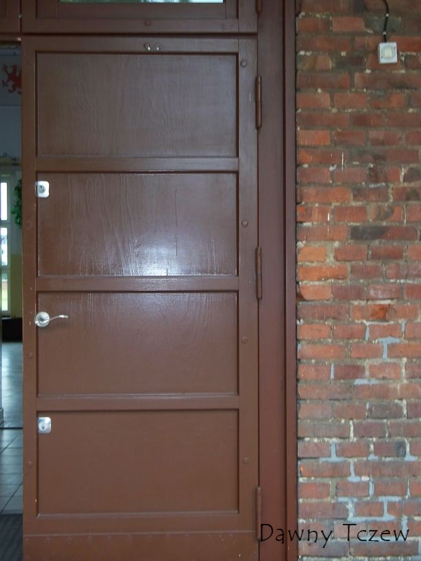 drzwi obecnie.jpg