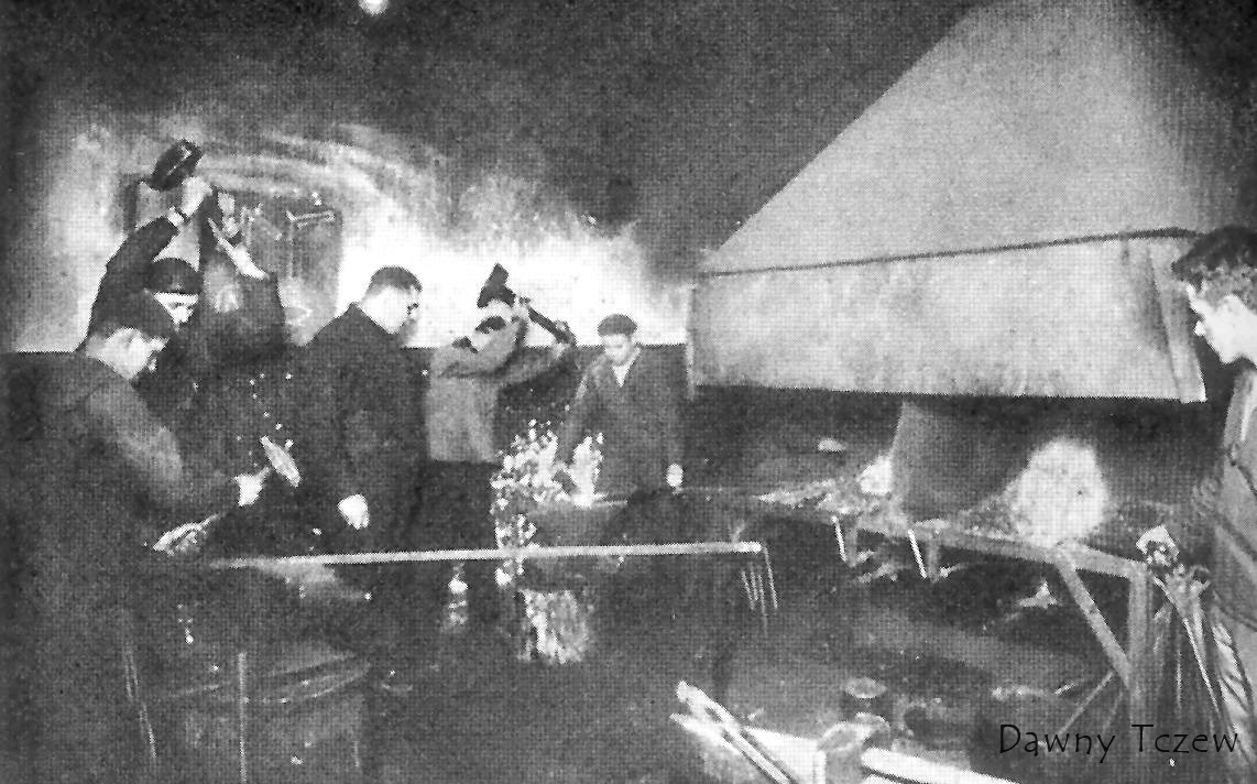 zajecia w kużni.jpg