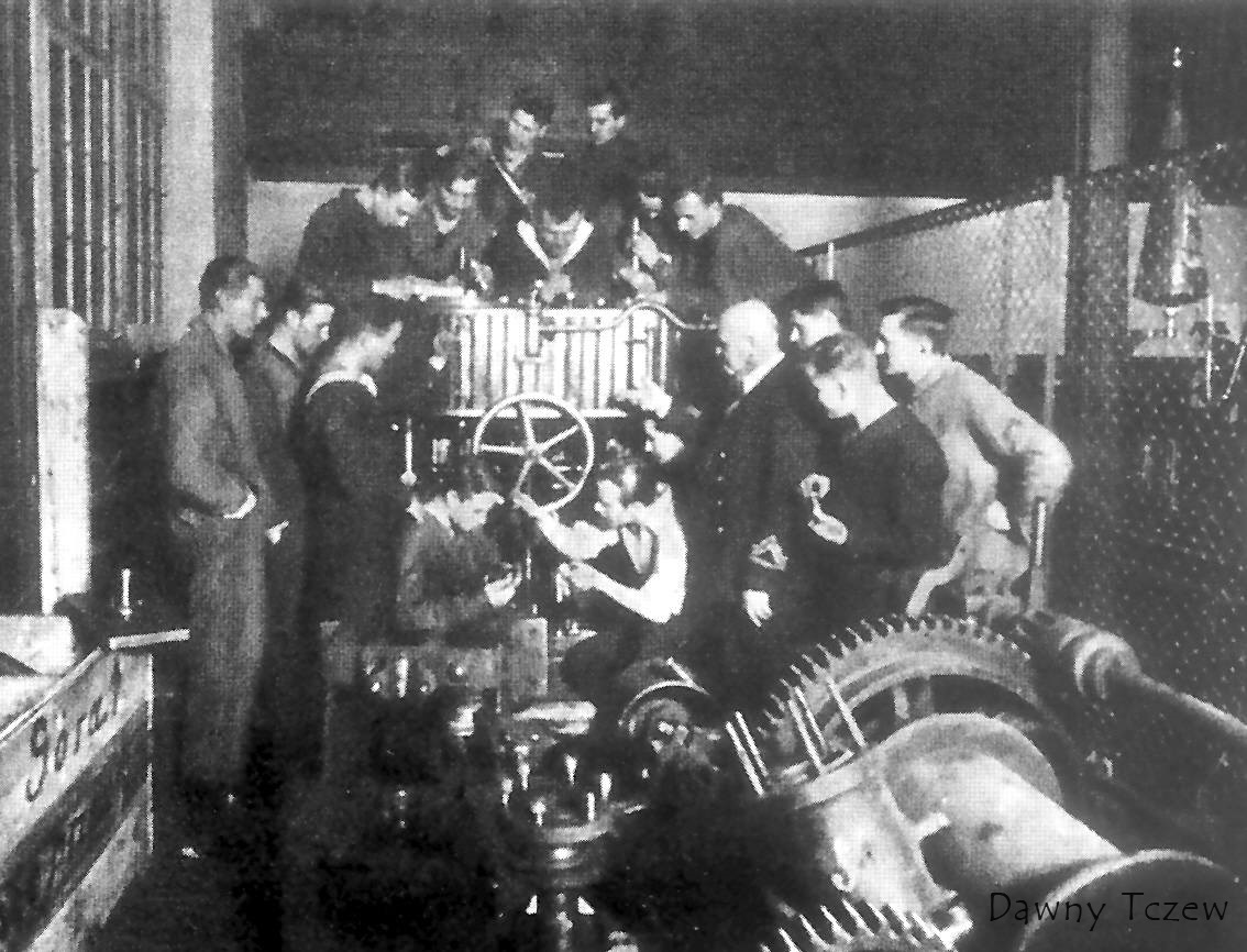 zajęcia w warsztacie mechanicznym.jpg