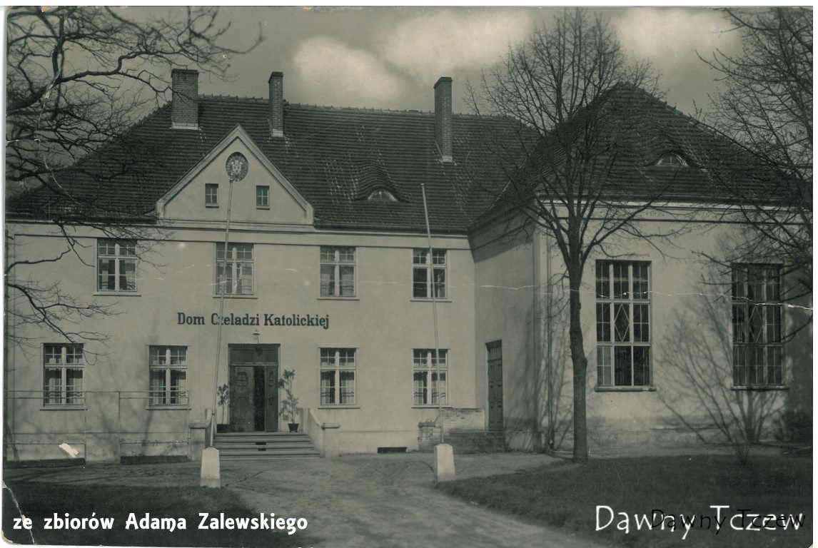 bialydomek (Medium).jpg