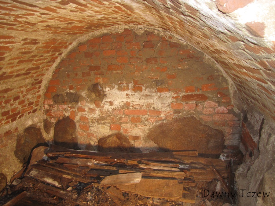 krypta w środku 1.jpg