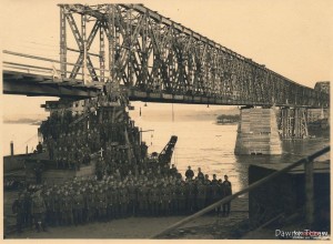 Tczew_1939-1940_Prace_przy_odbudowie_mostu_kolejowego2.jpg