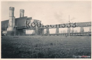 1939-1940_Prace_przy_odbudowie_mostu_kolejowego_923203_Fotopolska-Eu.jpg