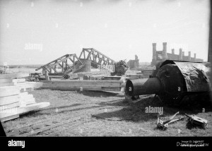 tczew-1946-odbudowa-mostu-lisewskiego-na-wile-drogowy-z-1857-r-wg-projektu-carla-lentzego-pierwszy-metalowy-most-na-ziemiach-polskich-wwczas-najduszy-most-w-europie-837-m-zniszczonego-podczas-ii-wojny-wiato (1).jpg