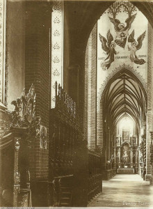 02 Wnętrze bazyliki w Pelplinie. Lata 1900-1905.jpg