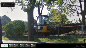 Google Streetview, sierpień 2012, koparka (2), przybliżenie.jpeg