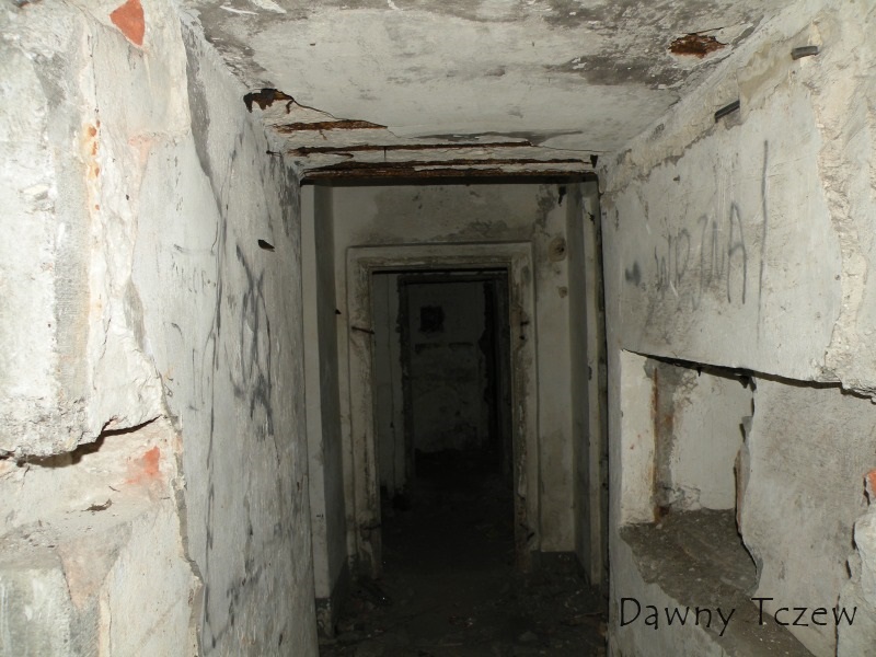 25 BAS wnętrze bunkra 7.jpg