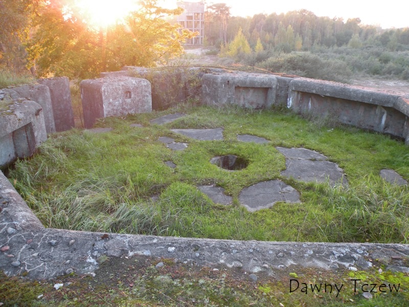 Podstawa armaty 130mm bunkier2.jpg